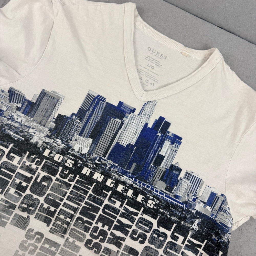 Guess Los Angeles Skyline Graphic V-Neck T-Shirt Mens Large White Blue Cotton‎